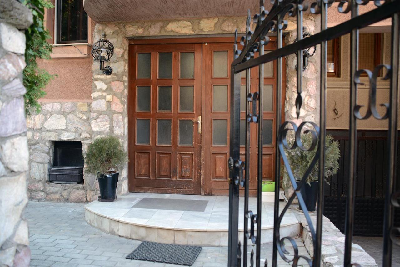 Tomas Apartments Скопье Экстерьер фото