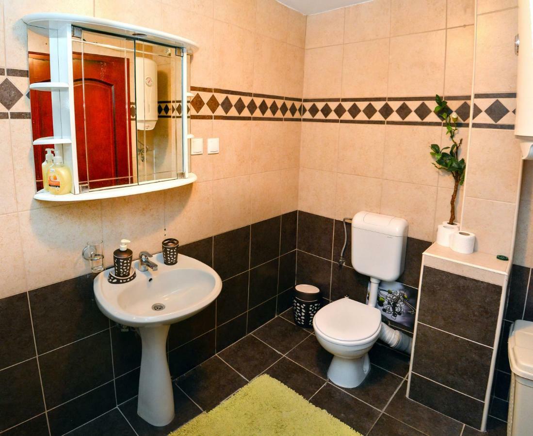 Tomas Apartments Скопье Экстерьер фото
