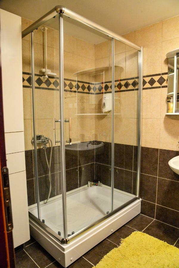Tomas Apartments Скопье Экстерьер фото