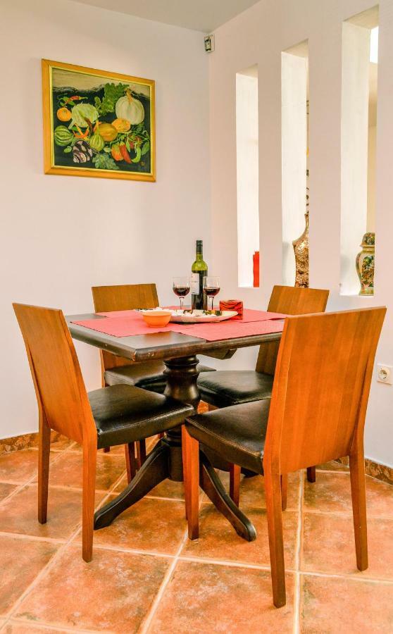 Tomas Apartments Скопье Экстерьер фото